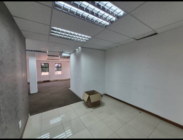 182M² OFFICE TO LET IN KRAMERVILLE